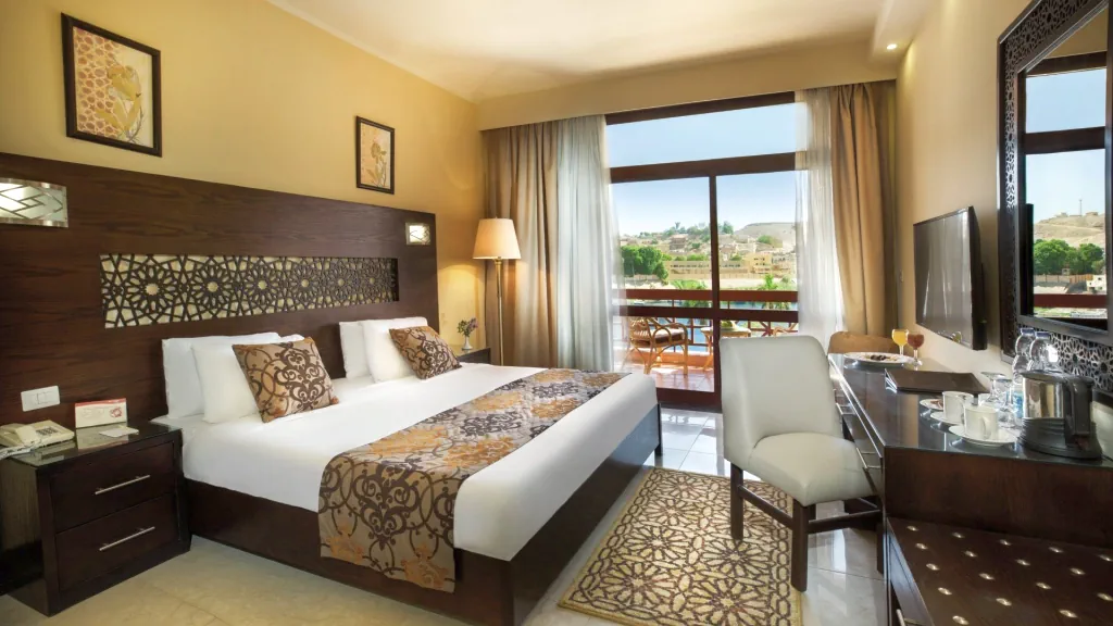 الفندق بيراميزا ايزيس ايلاند ريزورت - أسوان